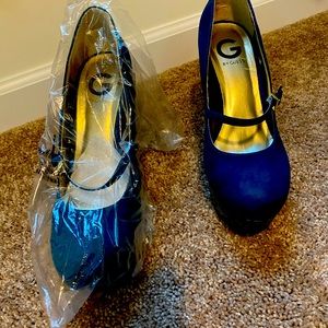 Guess brand heel. Suede texture very cute. Size 10